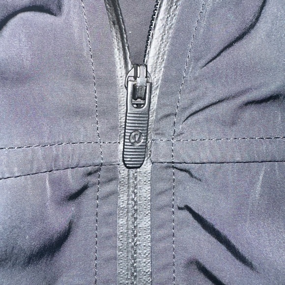 Lululemon cropped jacket - Picture 6 of 8